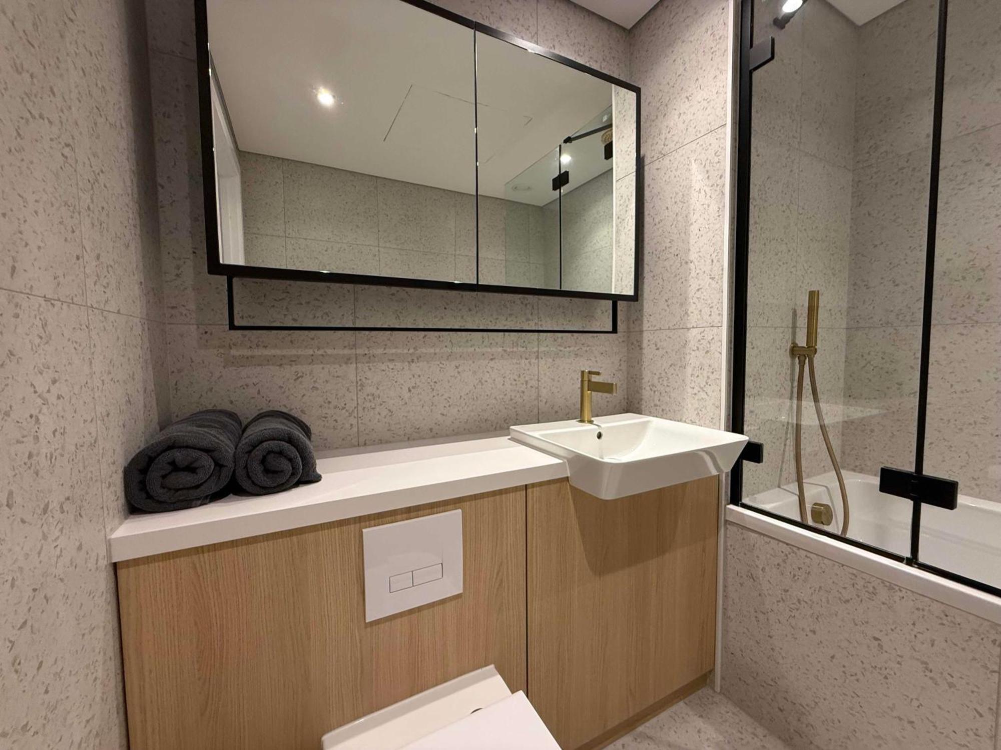 Luxury Skyline 2br *