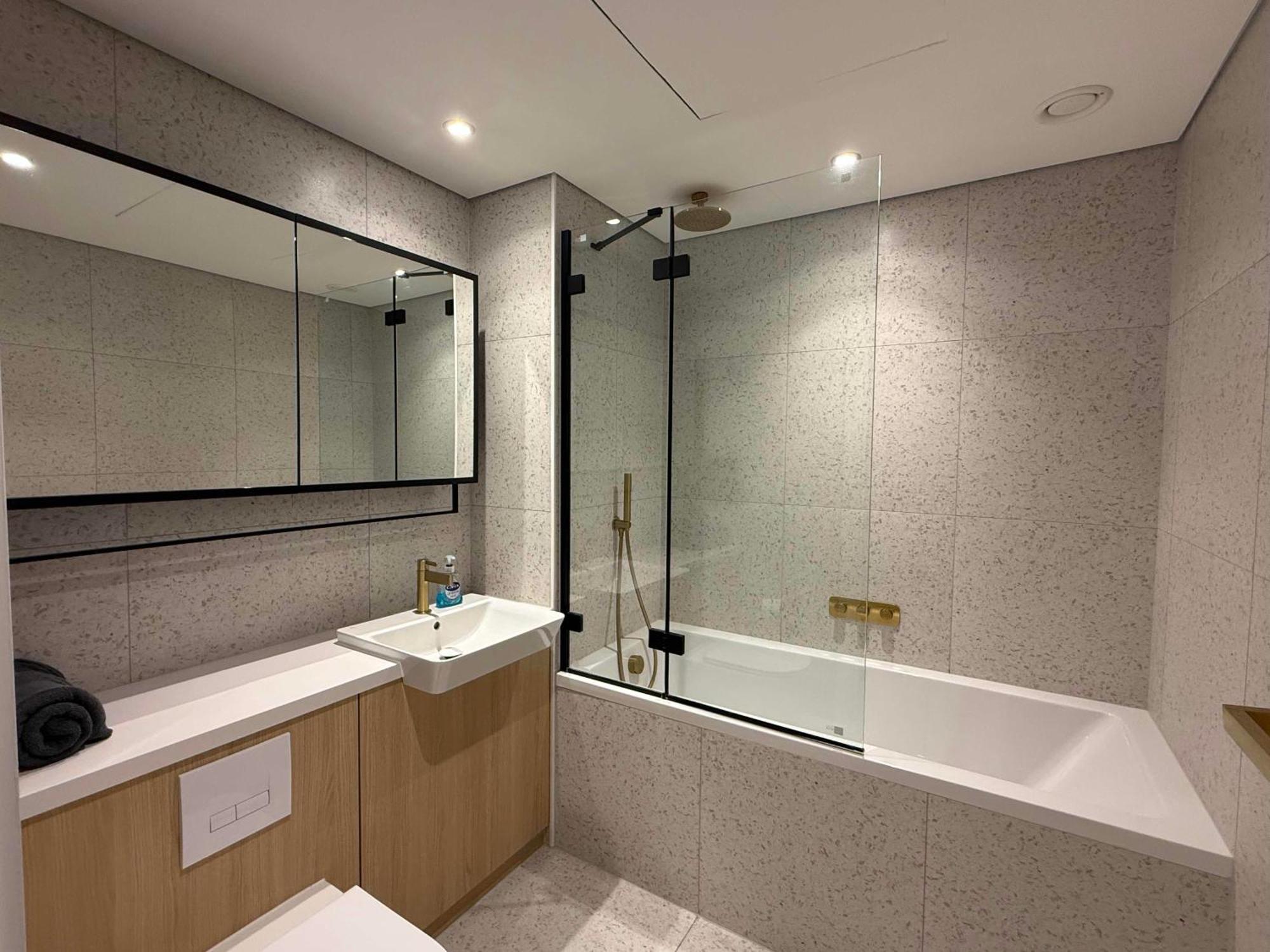 Luxury Skyline 2br *